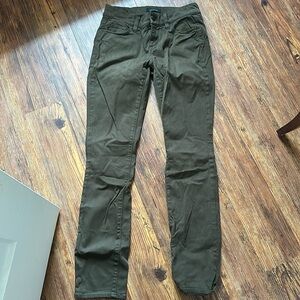 Anne Taylor The Skinny Modern Fit Olive Green Pant 80% cotton!